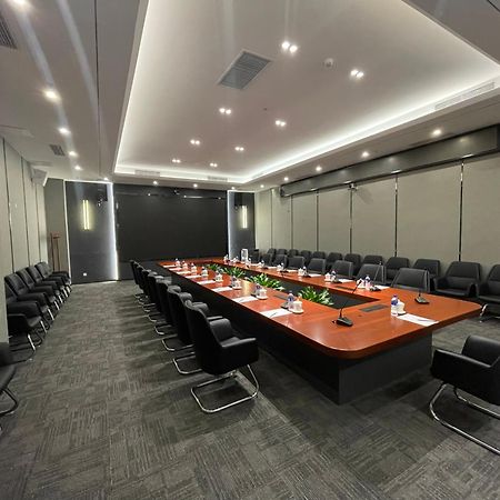 Beijing Jingyi Hotel Екстериор снимка