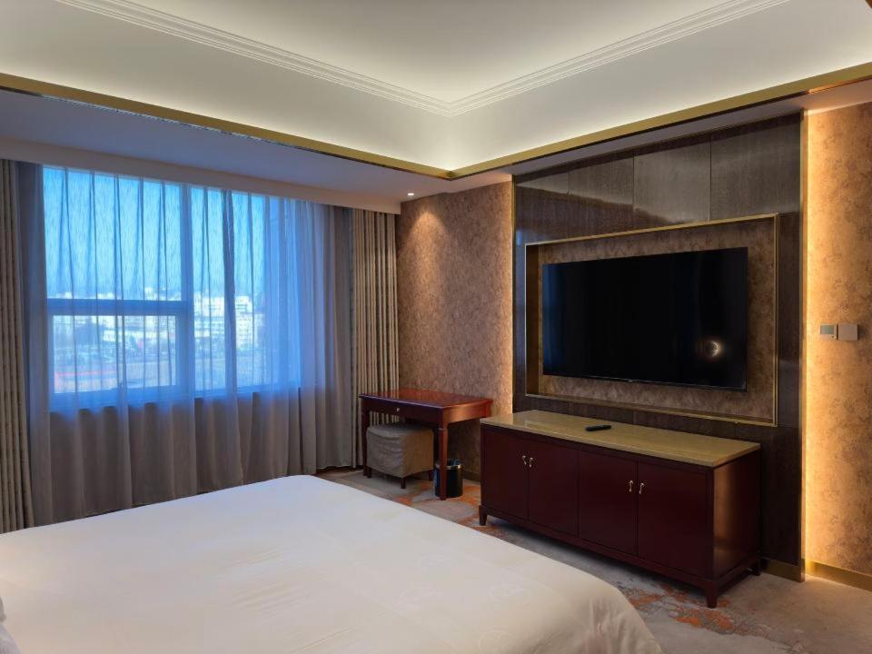 Beijing Jingyi Hotel Екстериор снимка