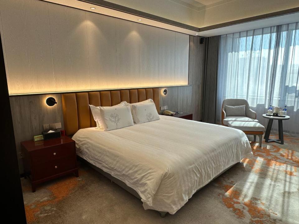 Beijing Jingyi Hotel Екстериор снимка