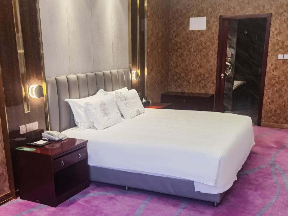 Beijing Jingyi Hotel Екстериор снимка