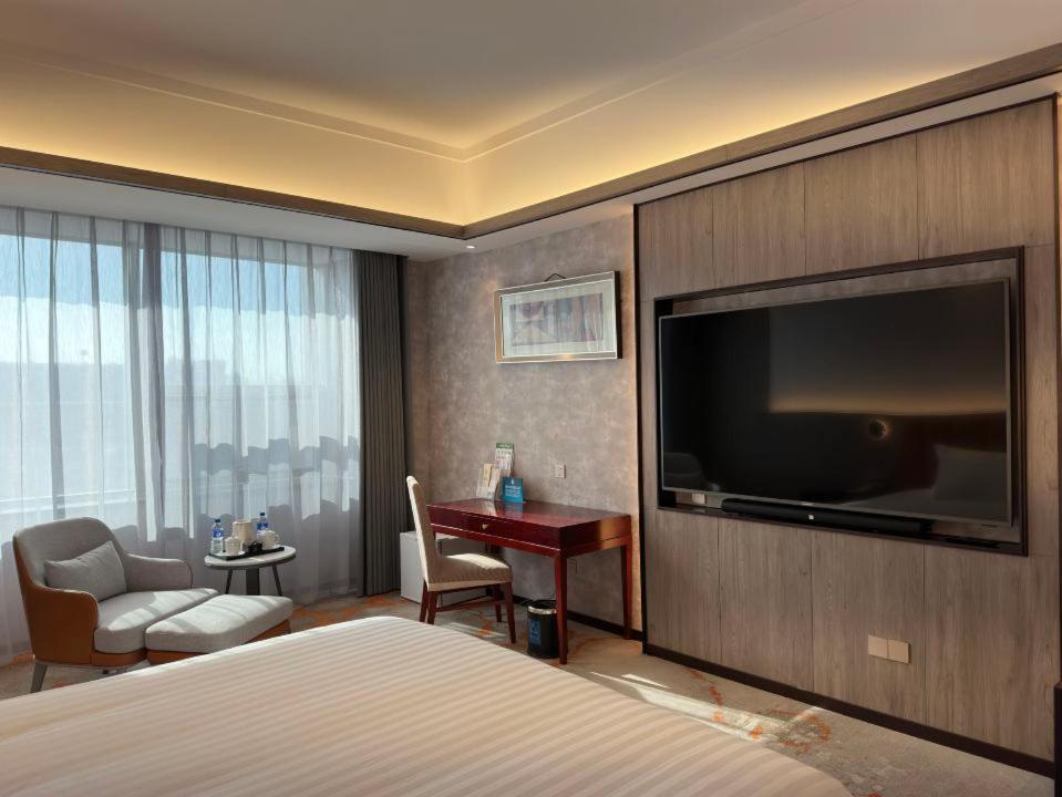 Beijing Jingyi Hotel Екстериор снимка