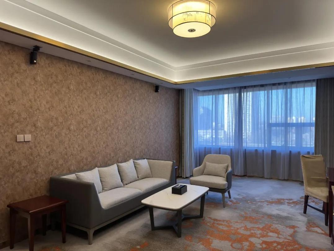 Beijing Jingyi Hotel Екстериор снимка
