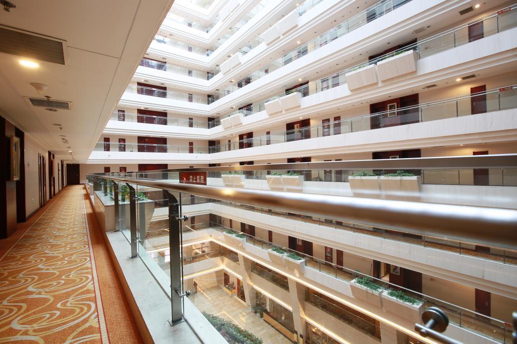 Beijing Jingyi Hotel Екстериор снимка